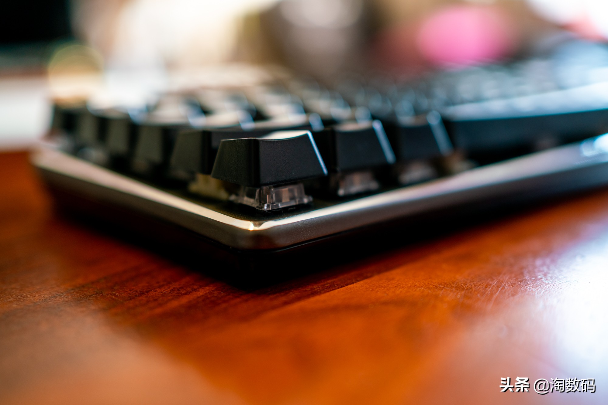 99元捡漏,有什么100多的rgb青轴机械键盘