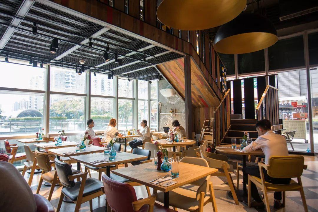 一挤就爆奶的超薄0.1pizza，被外国朋友吹上天