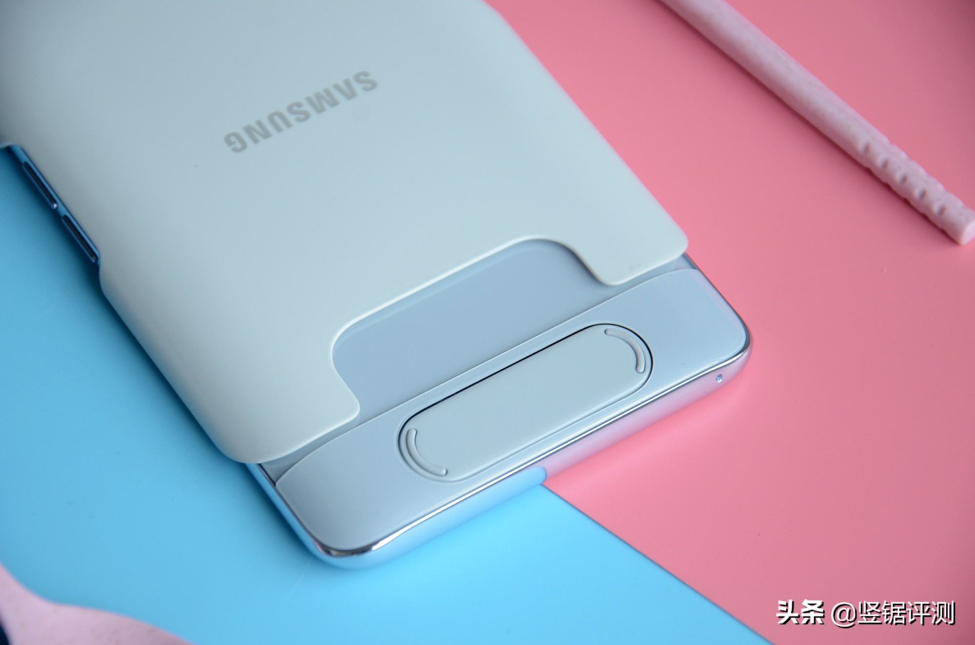 三星A80深度评测,6.7英寸全面屏,旋转摄像头设计