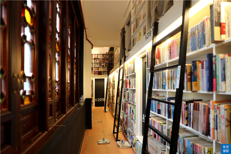 广州荔湾湖公园藏着一个可以睡觉的书店,这家书店再造一个乌托邦