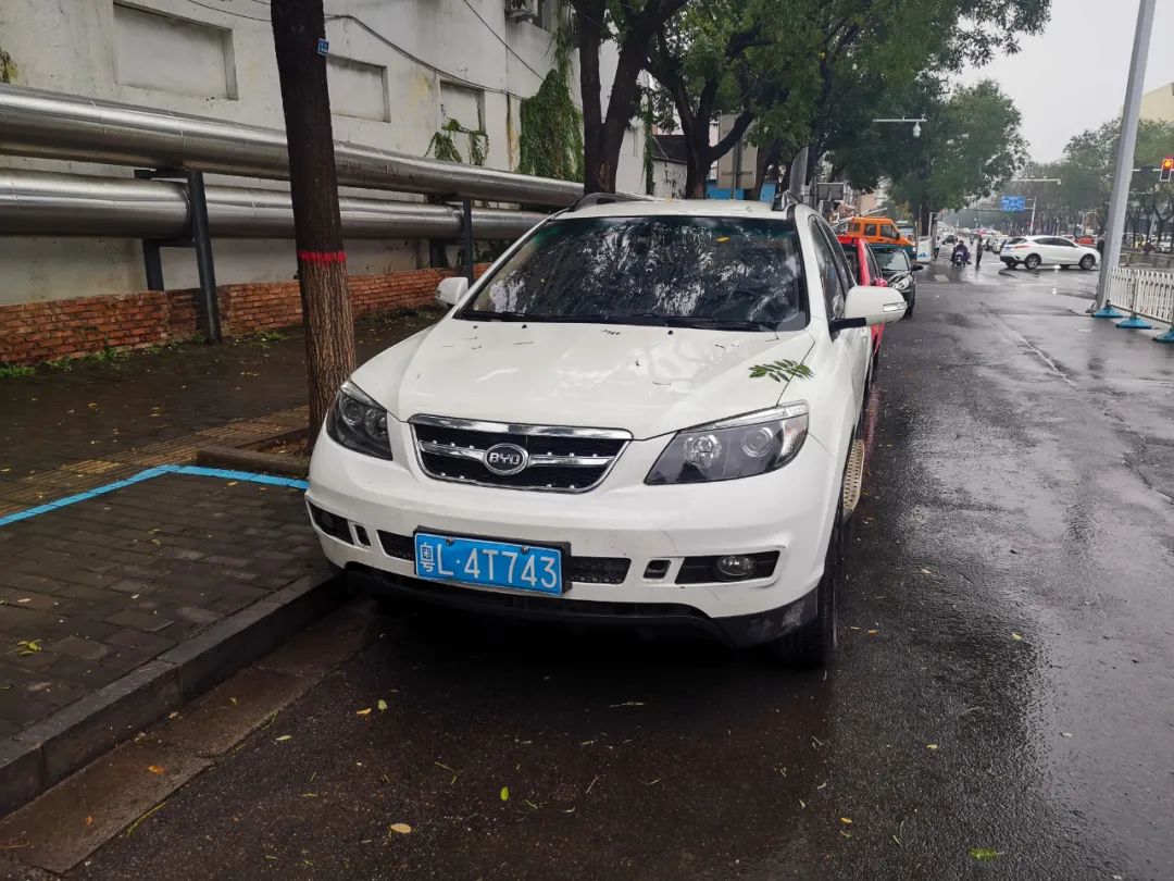 晋EEN991、晋E5M700......违停曝光！！！