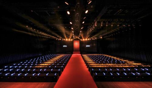 吴彦祖鹿晗首度双C同台!燃爆欧莱雅男士“劲能挑战之夜”