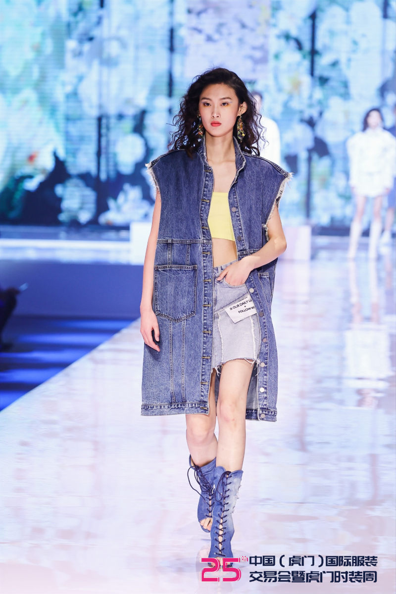 以纯2019夏季秀场,以纯女装2019发布会