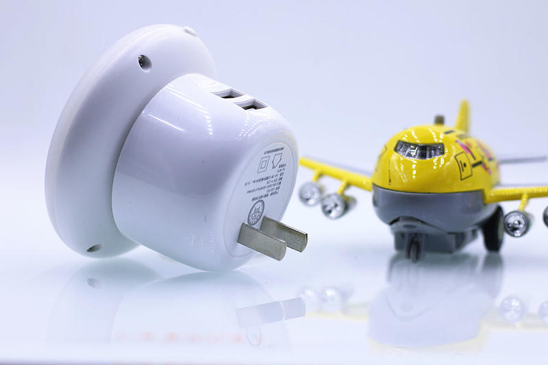 小夜灯充电就亮不充电就不亮,小夜灯充电正常就是不亮