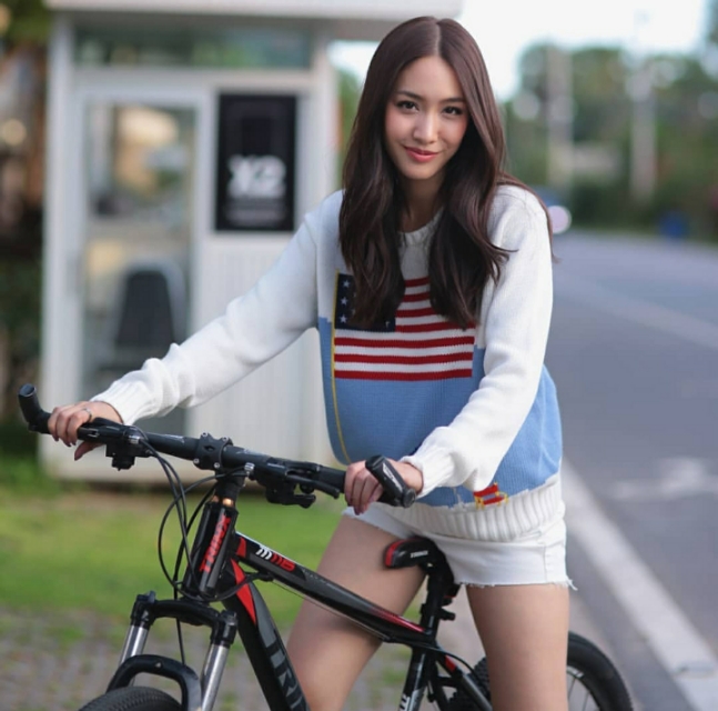 邱敏敏朱一龙拍摄花絮,邱敏敏朱一龙合影