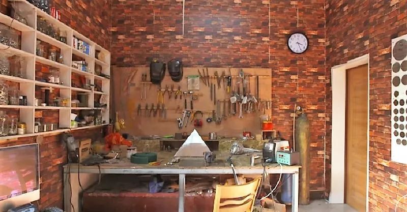 中国的废柴爱迪生在国外彻底火了，老外哭着喊着求粉手工耿