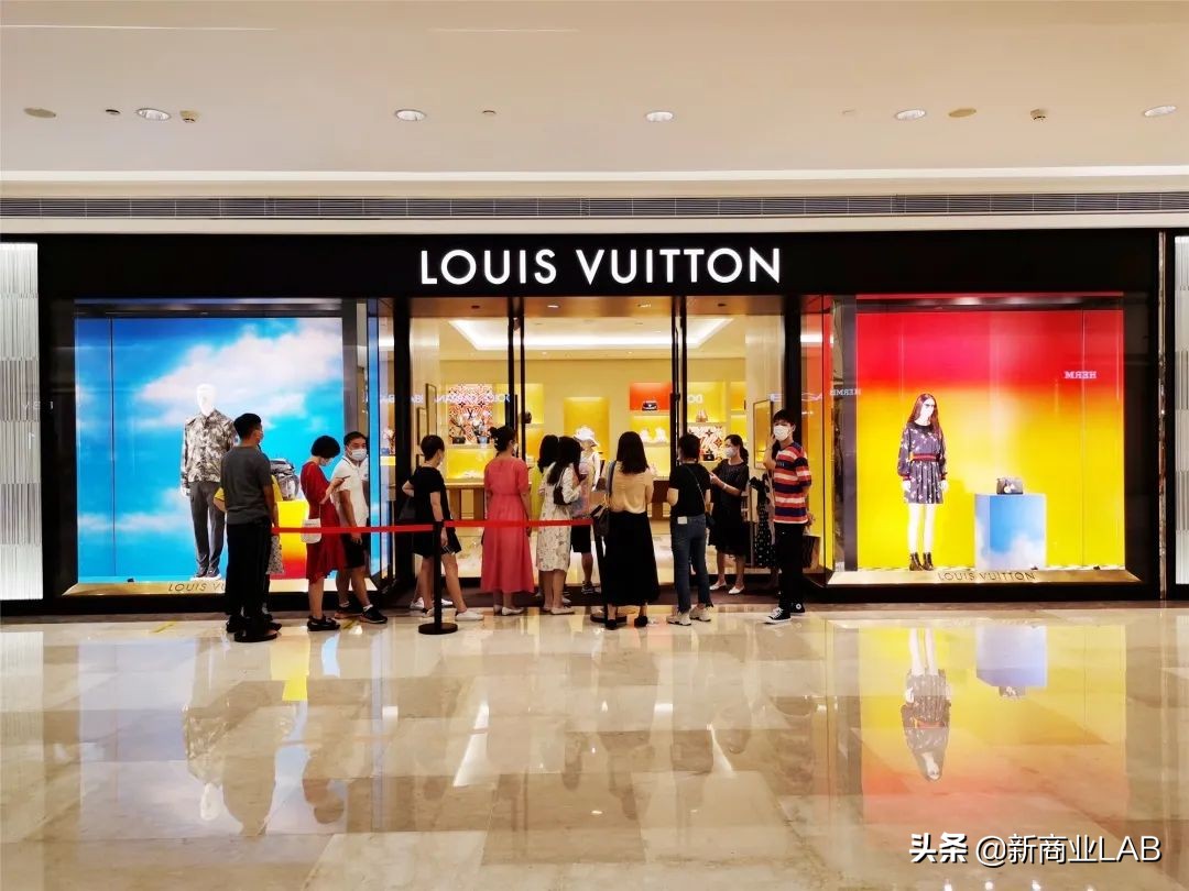 武商武汉国际广场变形记，拥抱变革，推动发展