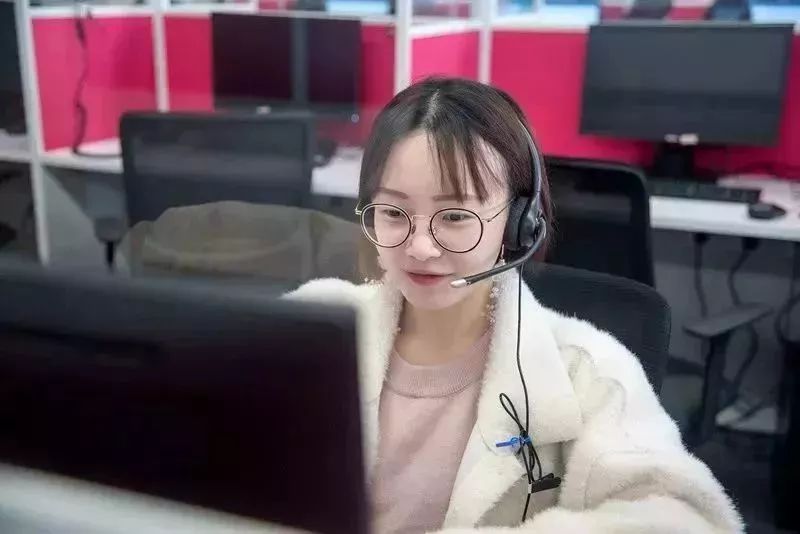 圆通客服小姐姐的一天,圆通速递客服小姐姐