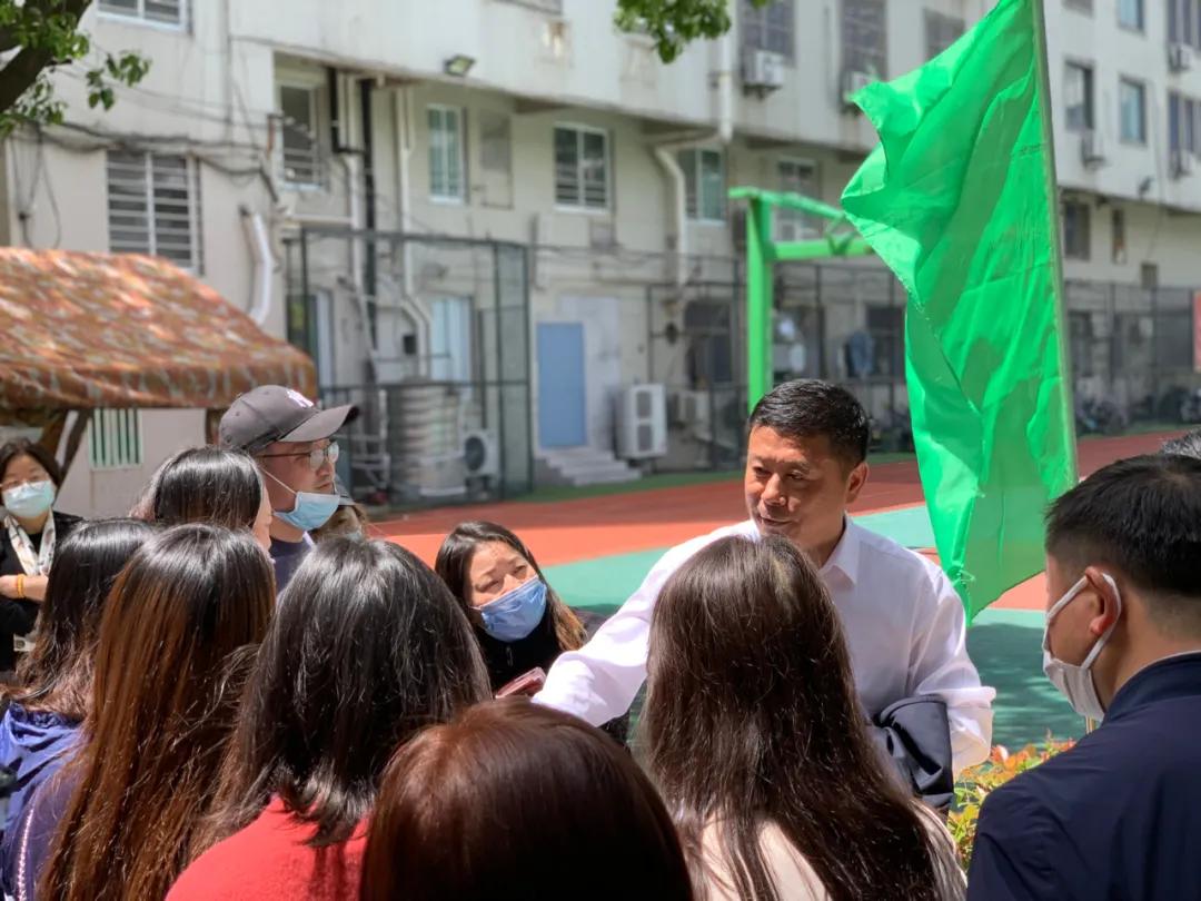 两大名校校长,南京十二中校长殷树凤