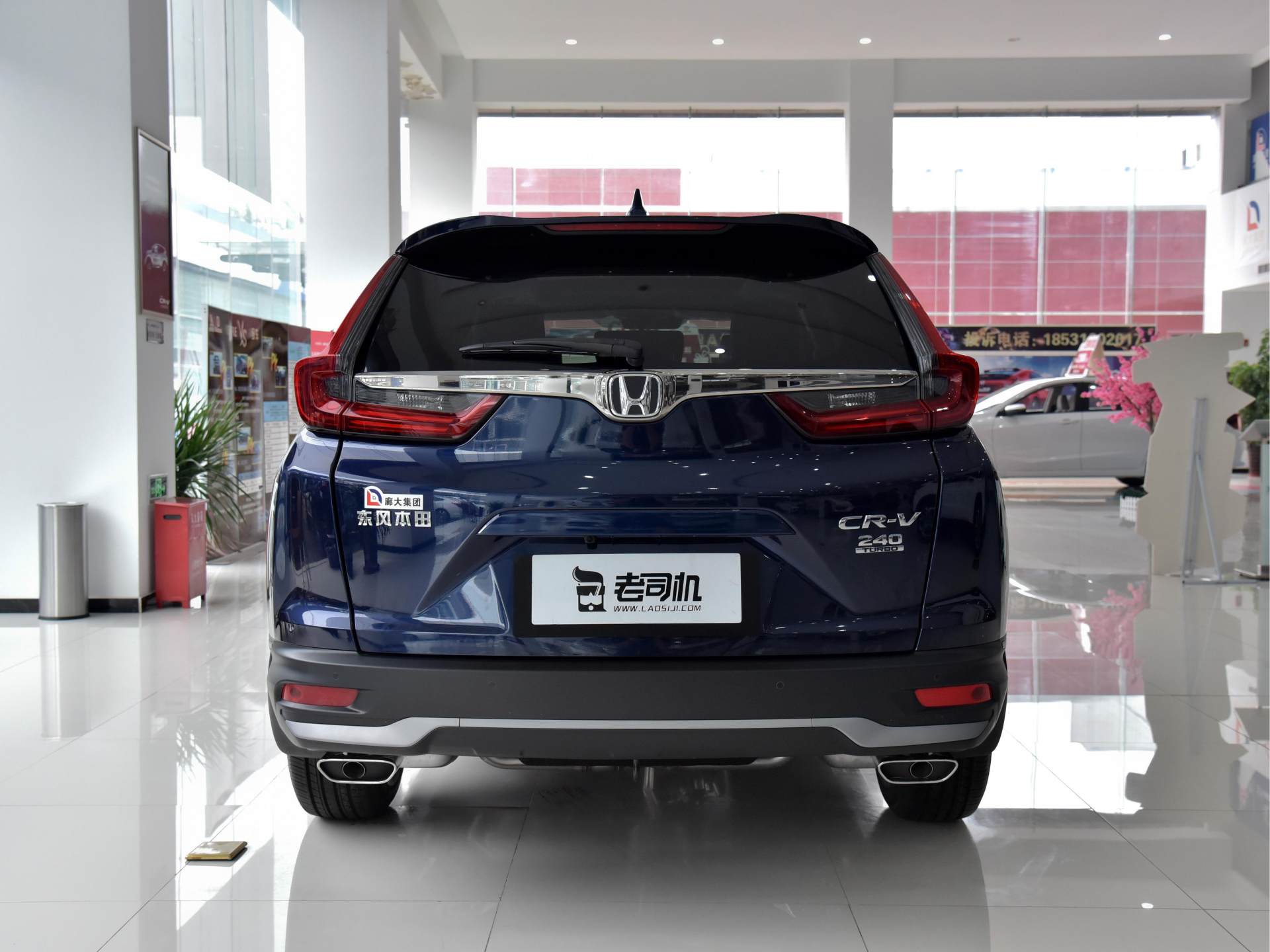 6.4L油耗日系SUV销冠,大空间高配置车又耐用,实拍本田CR-V