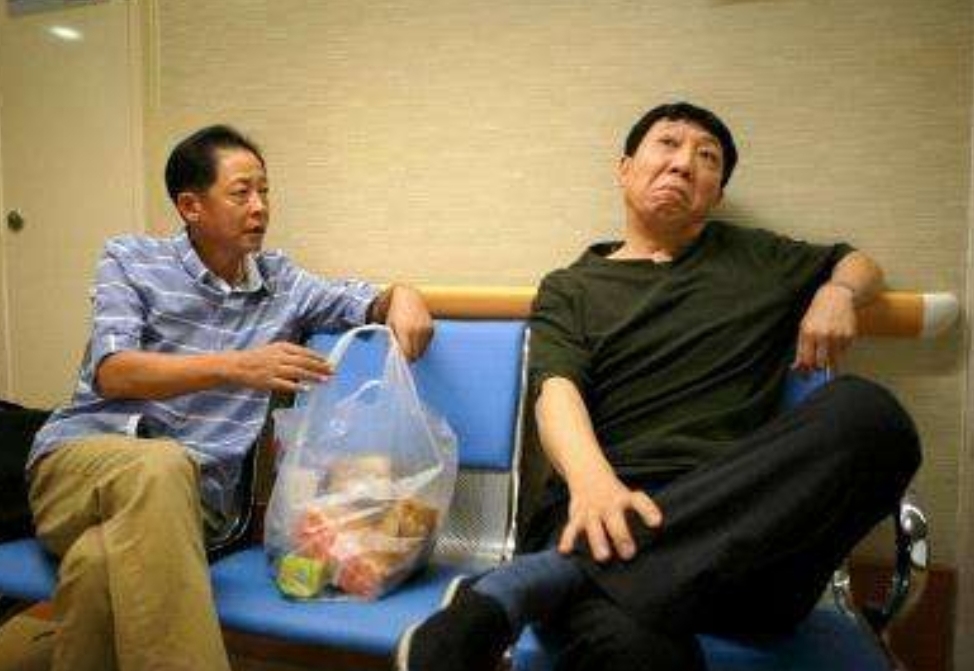 倪大红与韩童生长得像,倪大红与韩童生相貌接近吗