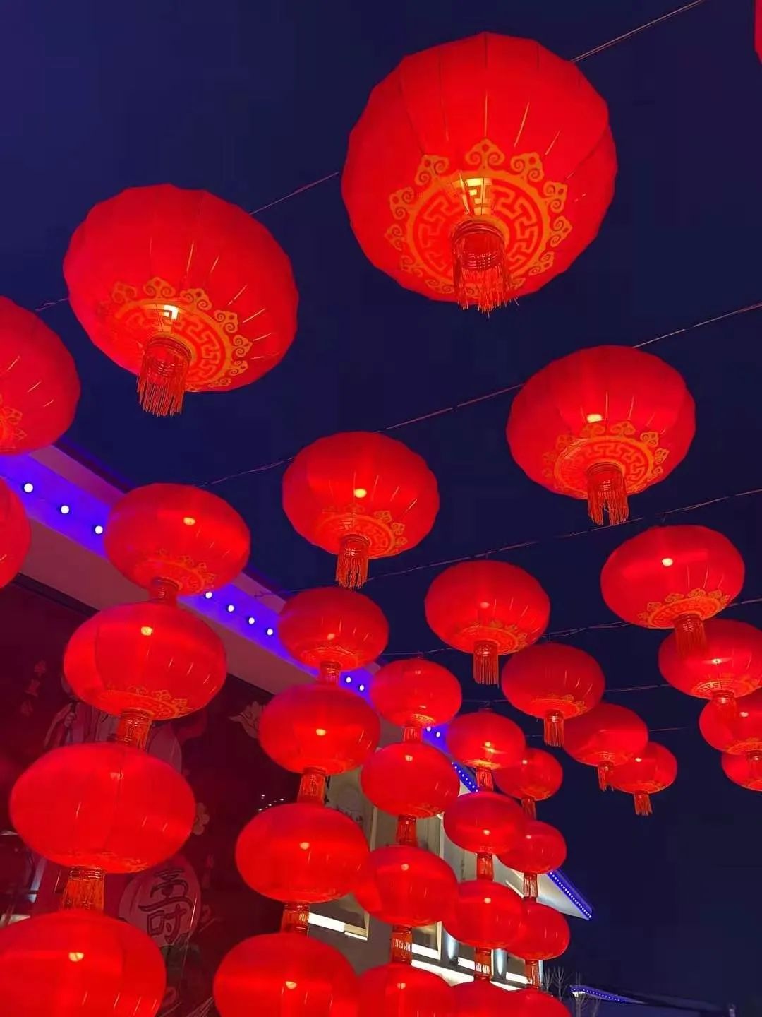 放假孩子们来家玩得好开心,放假了孩子还闹着要去幼儿园