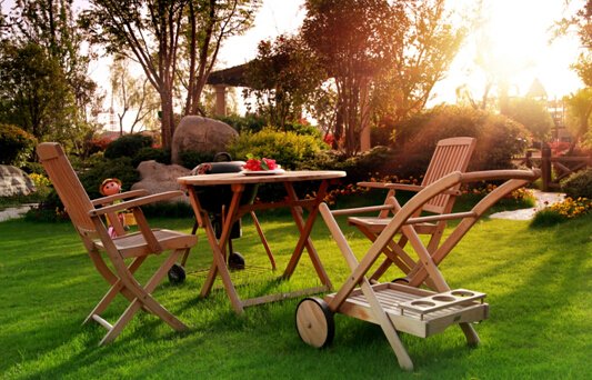 生活啊，别选那个诱惑大利益大的，要选那个你输了还能玩下去的