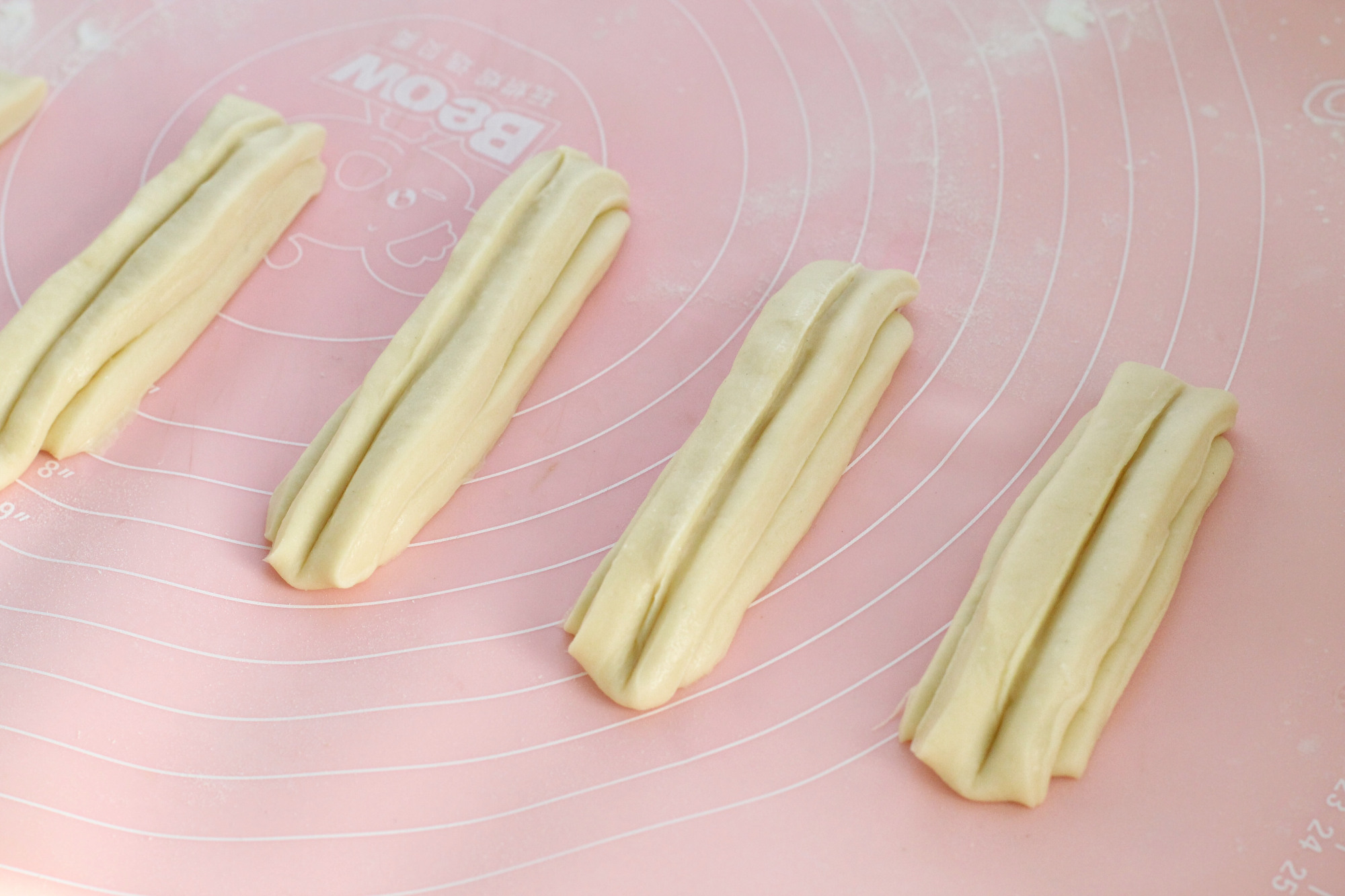 空心小油条怎么做到蓬松酥脆,香酥小油条记住关键3步个个蓬松