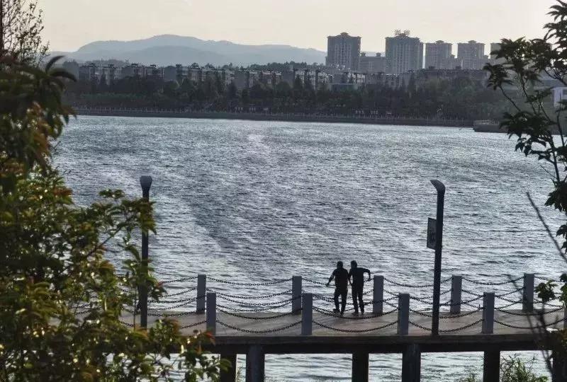 云南昆明小西湖,距离昆明3个小时车程的绝世仙境