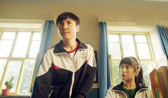 校服能看出来学校的等级,从校服看出学校地位