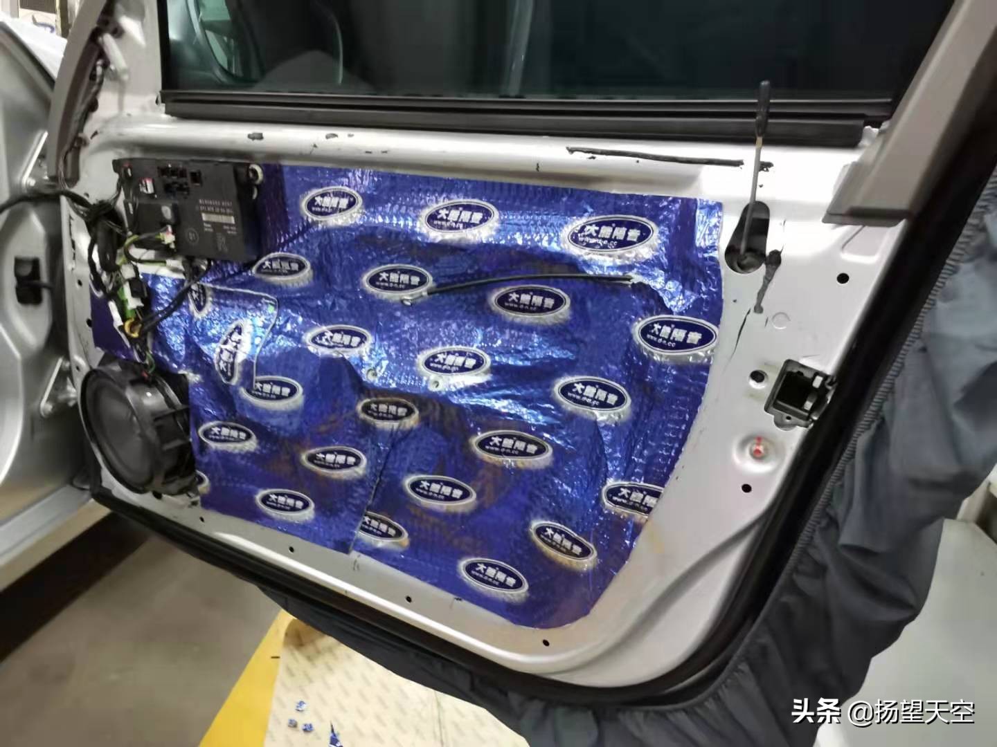 请问奔驰e280的详细资料,奔驰e280是操控还是舒适