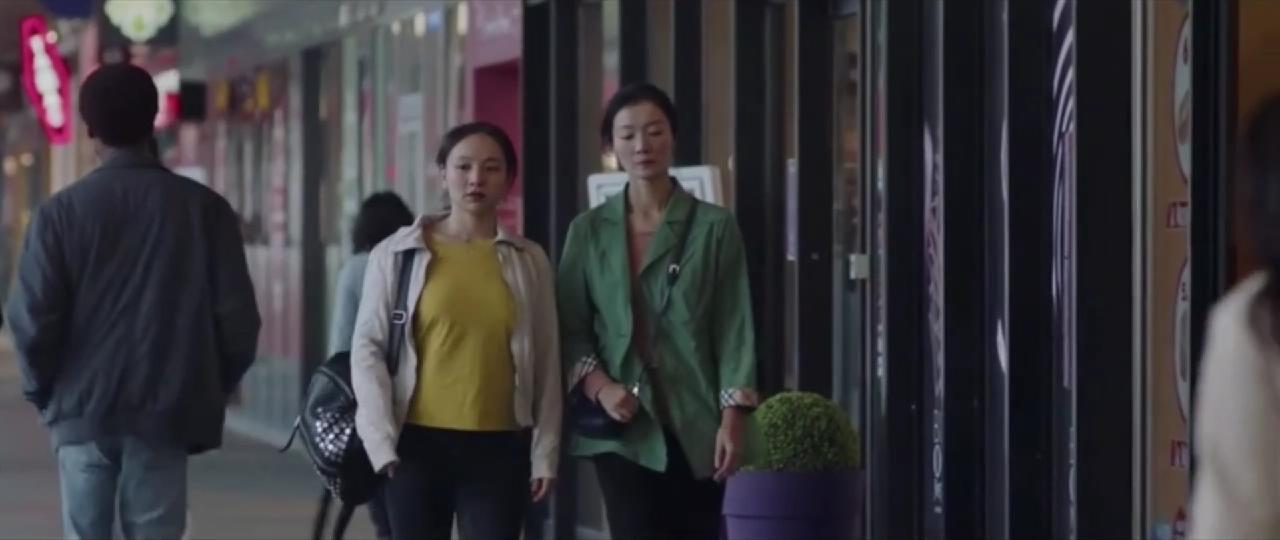 《下海》：90年代沦落巴黎街头的东北女人，放弃灵魂的求生者