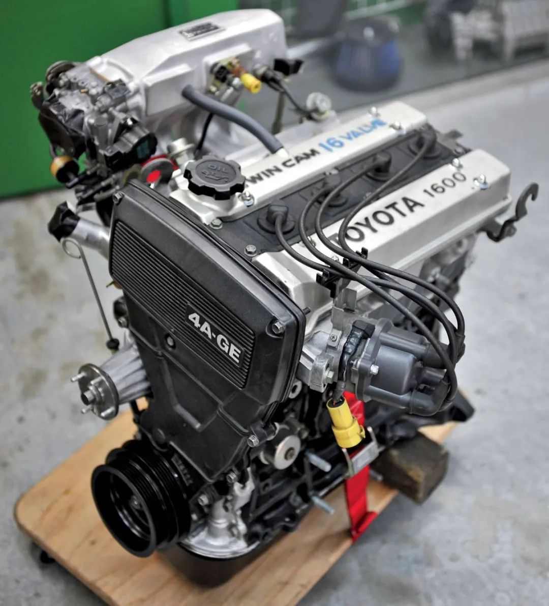 还有人用杂志看汽车资讯吗?一本《人车志》,回味15年前的时光