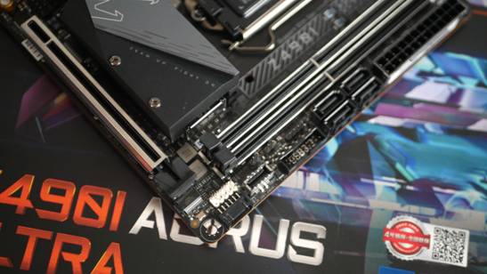 *男猛**必备！i7+2060s打造粉色Z490ITX迷你主机