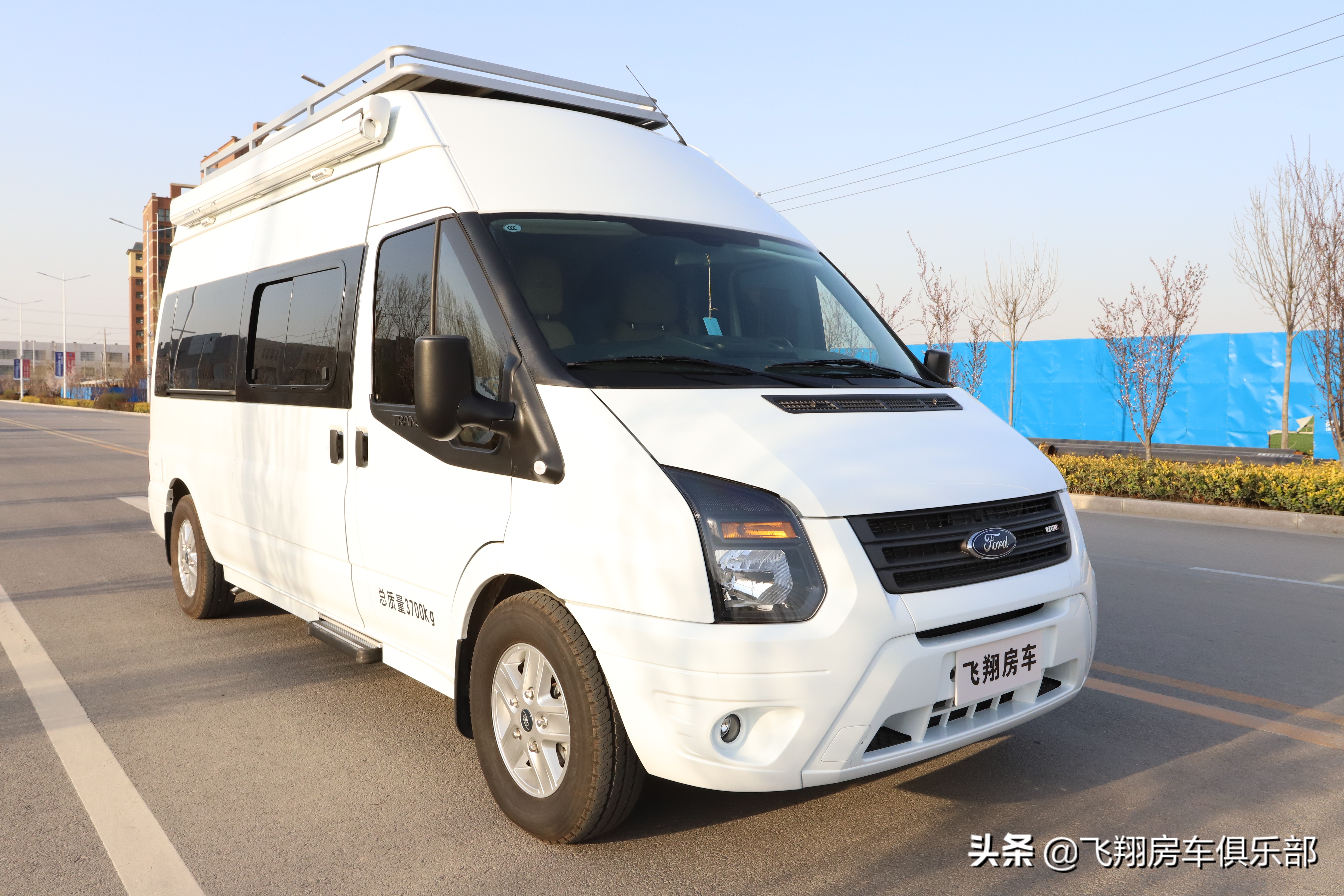 福特进口3.5tt双涡轮增压四驱房车,低调新福特全顺