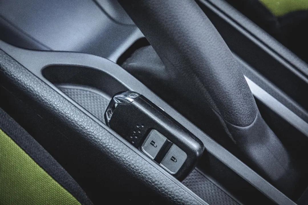 小型汽车的底盘都多高,小型车底盘