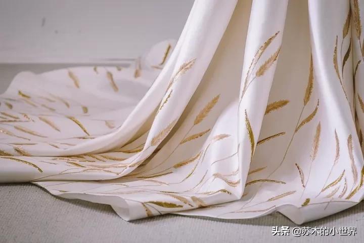 我想把“月亮、星辰、山川和竹林都穿在身上”