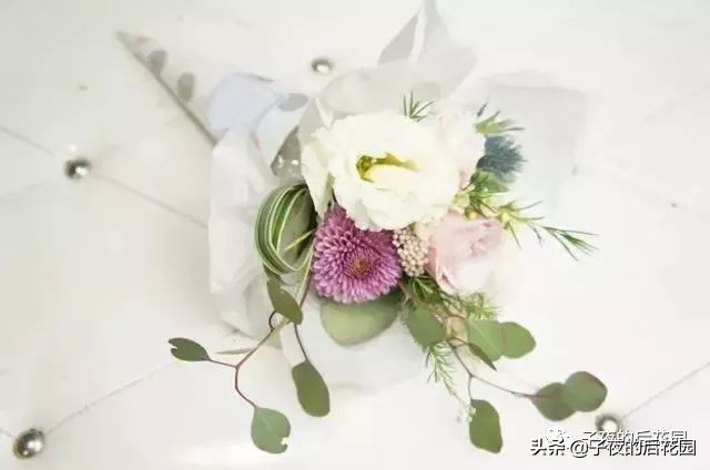 花店常用的配花配草有哪些方法,常见配花配草