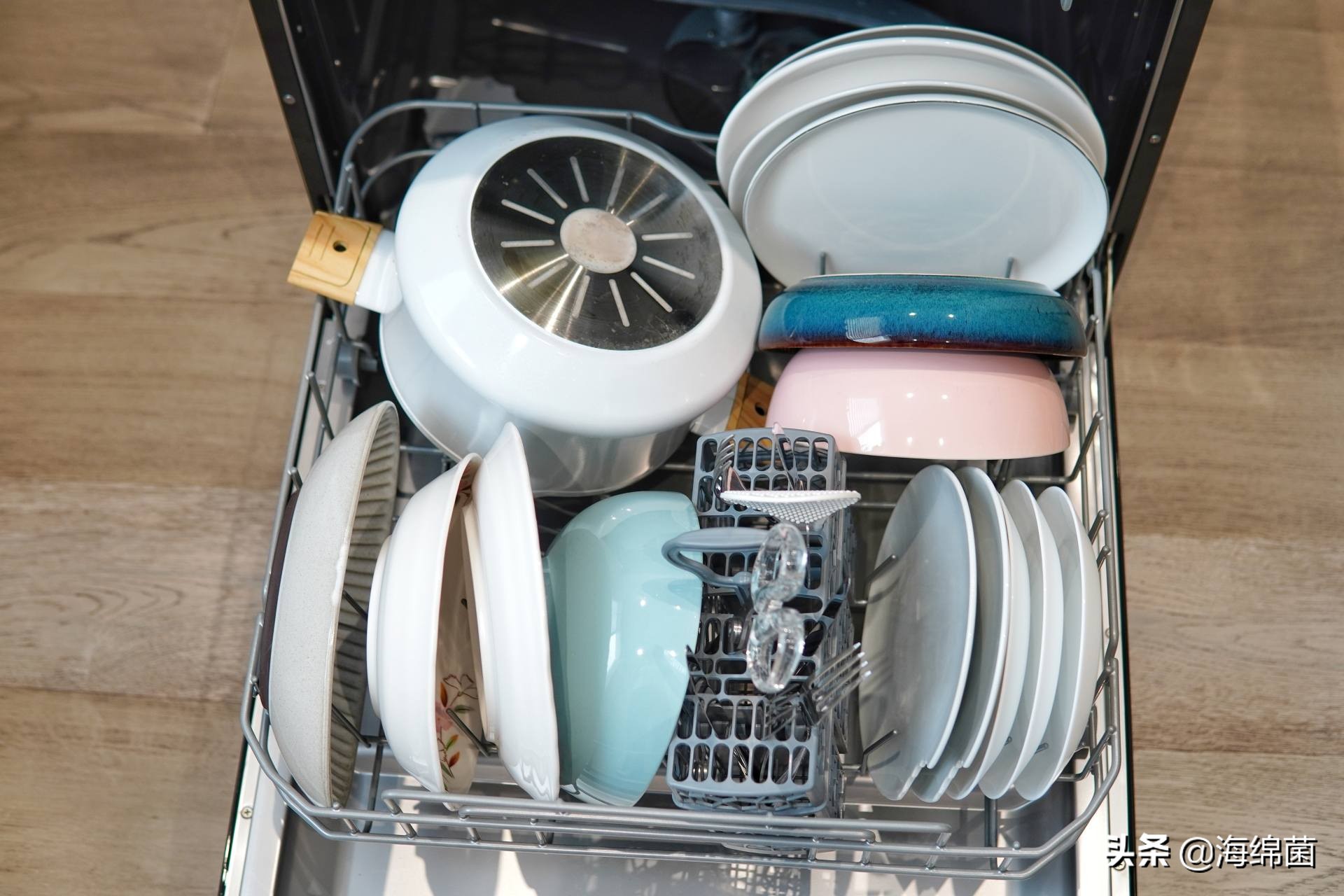 海尔家用晶彩洗碗机,海尔洗碗机晶彩w20怎么样