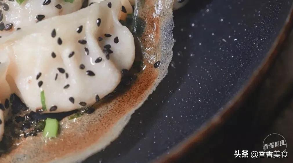 从夜市摊追到小门店，吃过这家南方锅贴才懂为什么