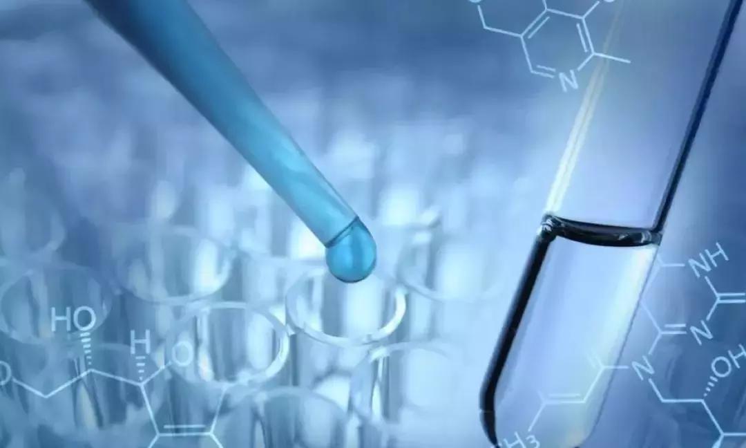 你皮肤那么水嫩，是谈恋爱了吧？