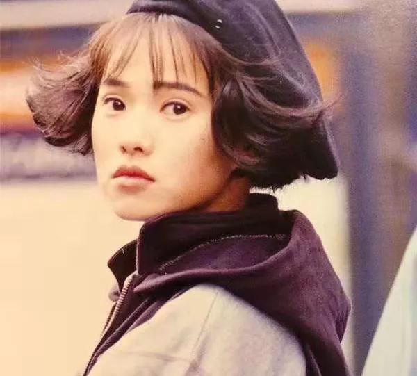 伊能静的坎坷情史：亲手葬送23年感情，离婚后嫁秦昊收获幸福