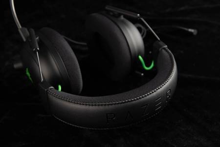 雷蛇旋风黑鲨v2x和v2pro有什么区别,雷蛇耳机旋风黑鲨v2玩吃鸡