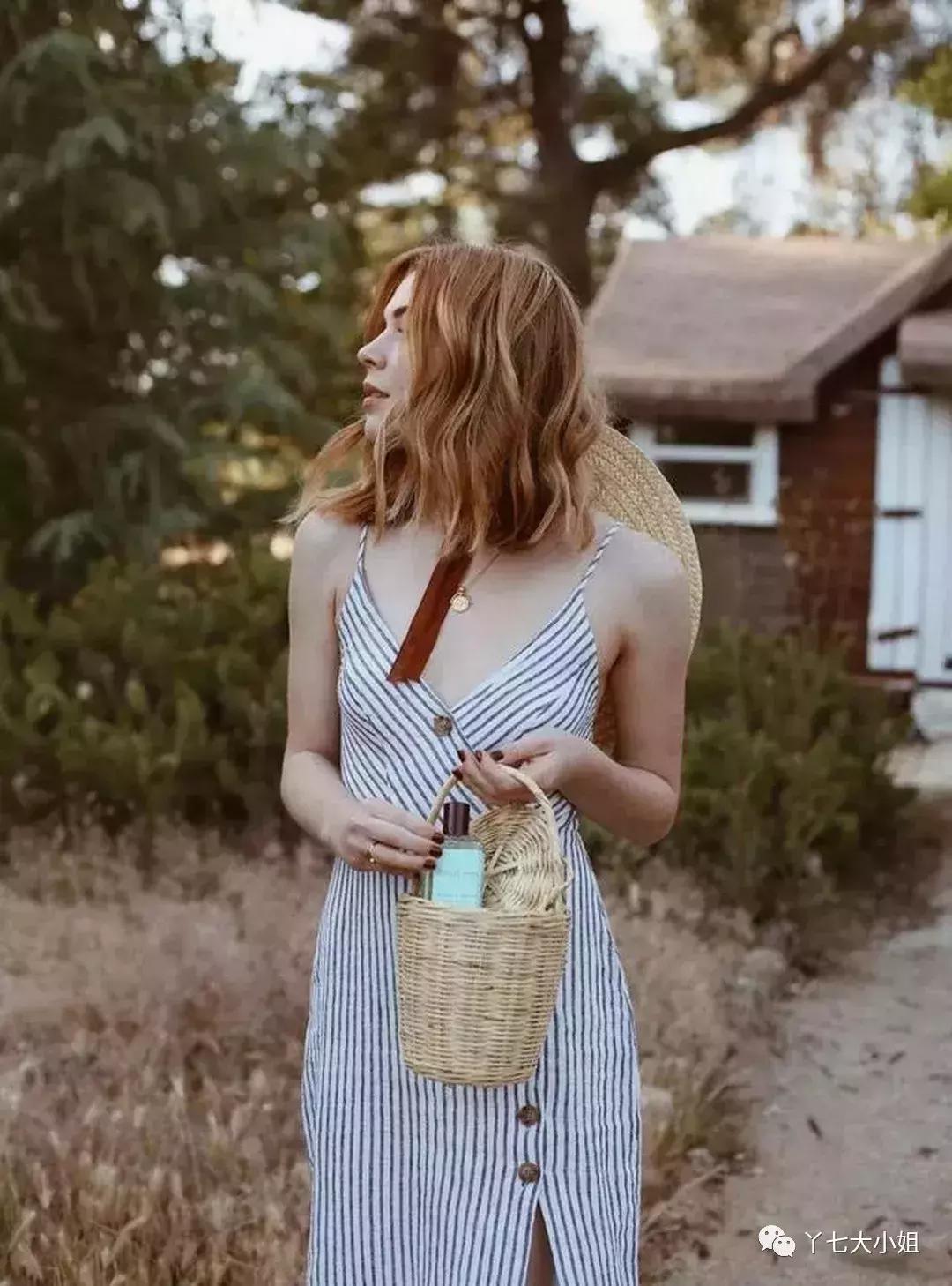 短发女孩穿什么裙子比较好看,女生短发适合穿什么样的裙子