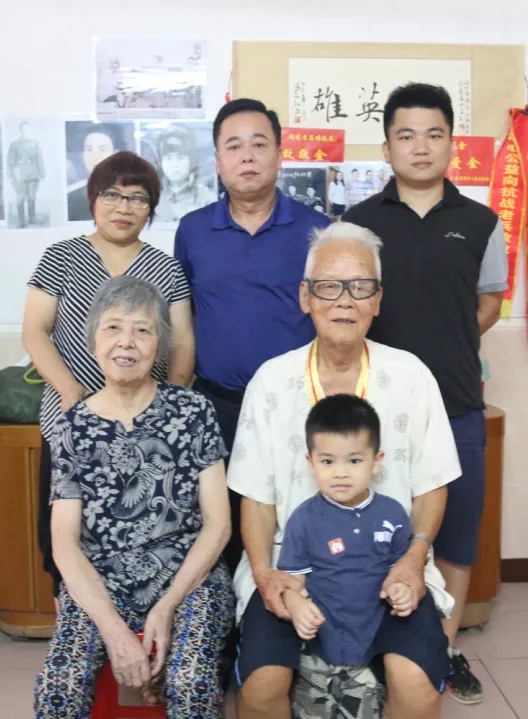 曾作为坦克车长参加国庆阅兵，这位92岁的抗战老兵藏着多少故事？