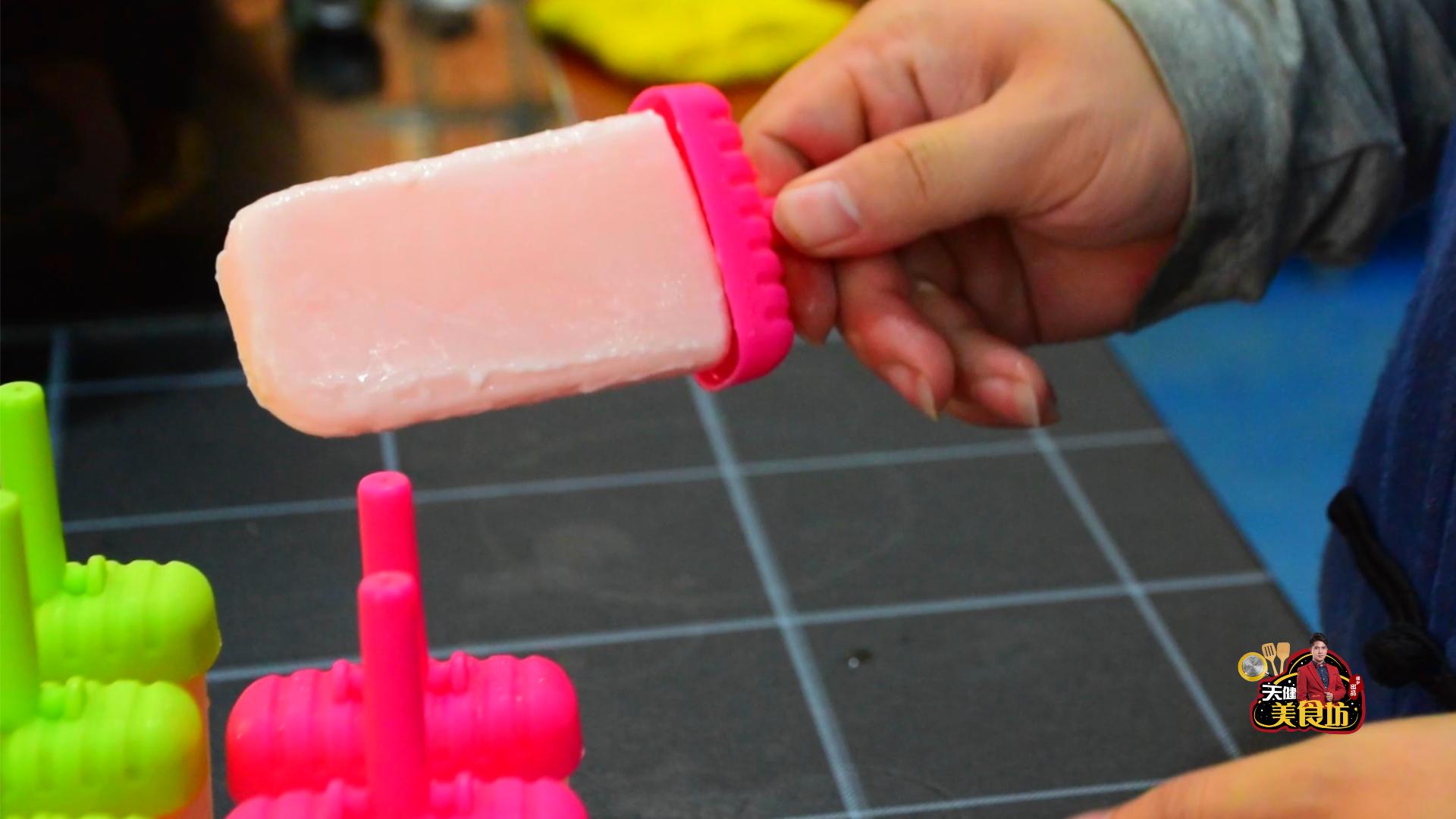 牛奶棉花糖小布丁雪糕的做法,牛奶冰棍最简单的做法