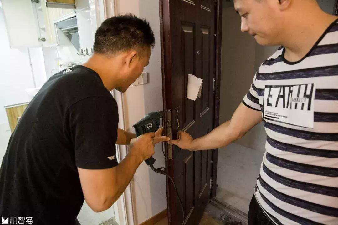 小米智能锁钥匙锁门,小米全自动智能锁出门反锁