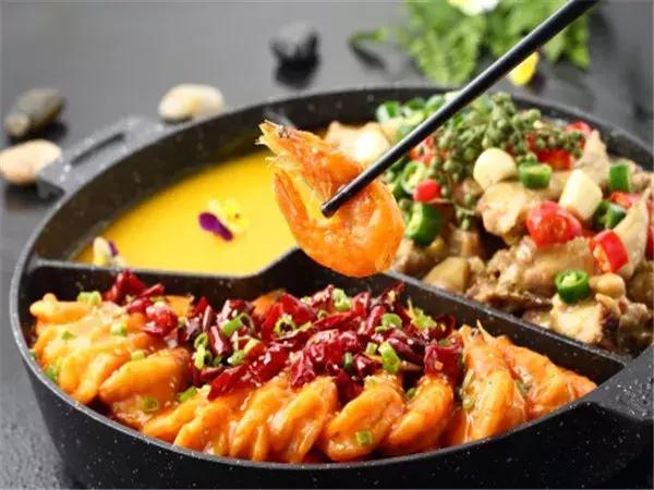 怎么可以吃兔兔？因为你没遇见它，千元水晶锅、5D餐桌让你炫目！