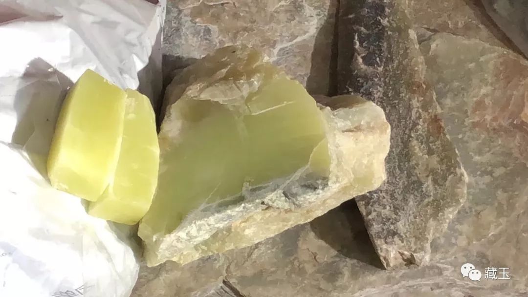 缅黄和田玉哪个硬度高,缅黄玉是不是没有和田玉重