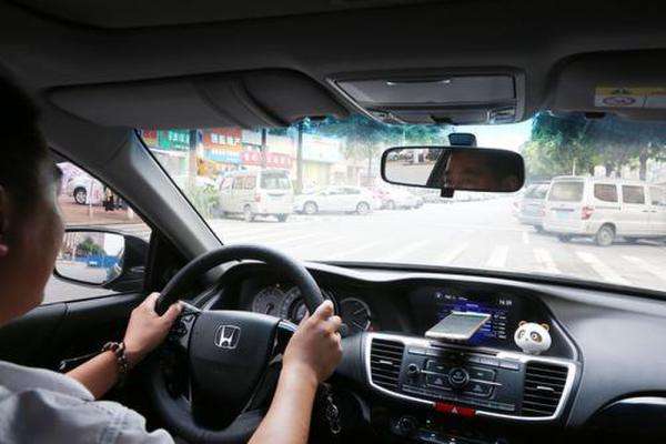 跑滴滴要有什么证才合法,没有合规证可以继续跑滴滴吗