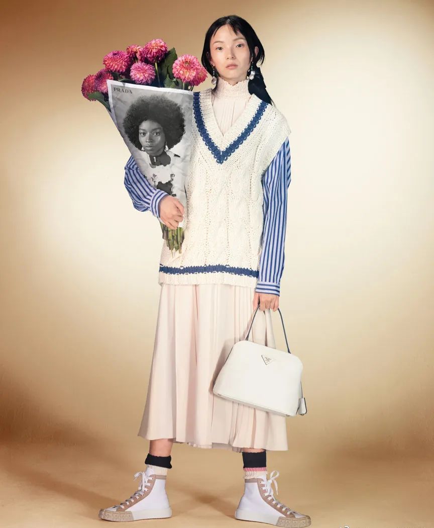 今年流行的帆布鞋品牌,今年流行的帆布鞋颜色学生