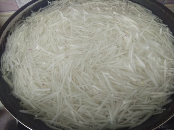 老东北美食白菜芹菜饺子蒸饺,天冷了这种蒸饺最好吃营养丰富