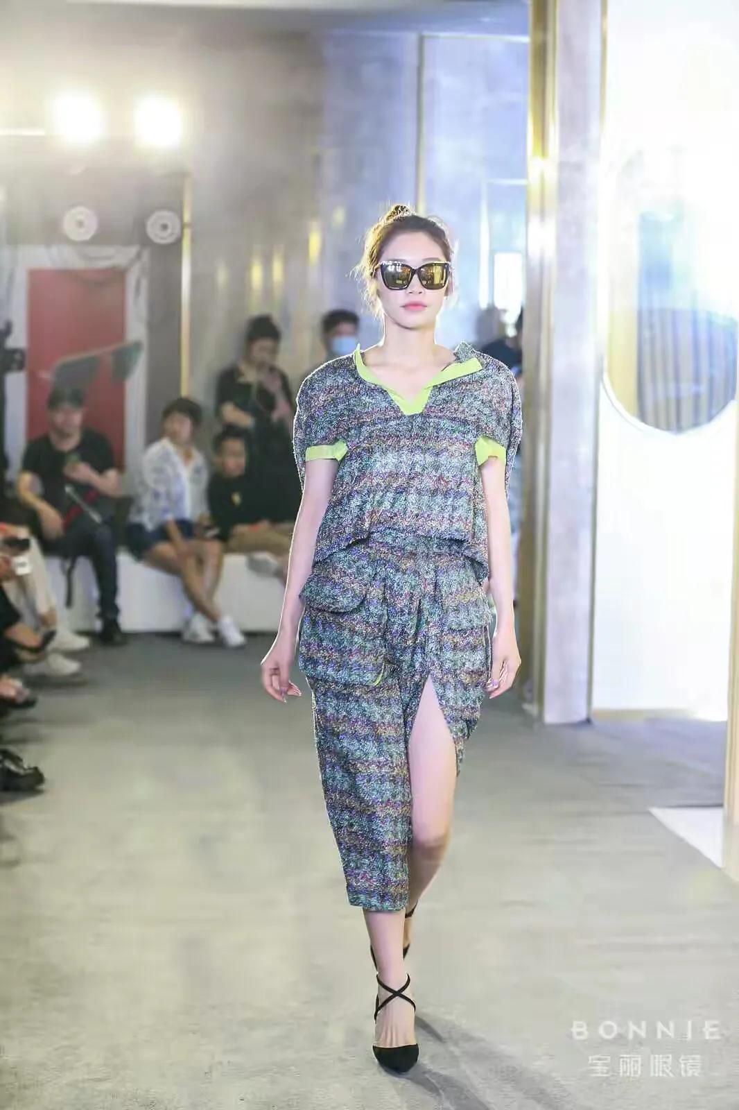 宝丽眼镜文二总店焕新升级在时尚圈乘风破浪，与杭州城共“潮”生