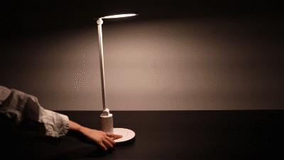 巴慕达台灯视频,日本乔布斯