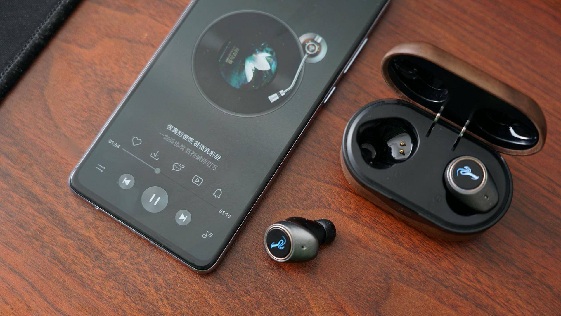 耳机可插卡真无线,惠威aw76真无线耳机怎么样