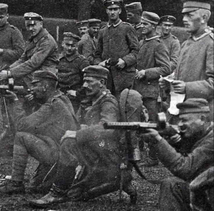 mp18式冲锋枪高清图,德国最早冲锋枪mp18原理结构