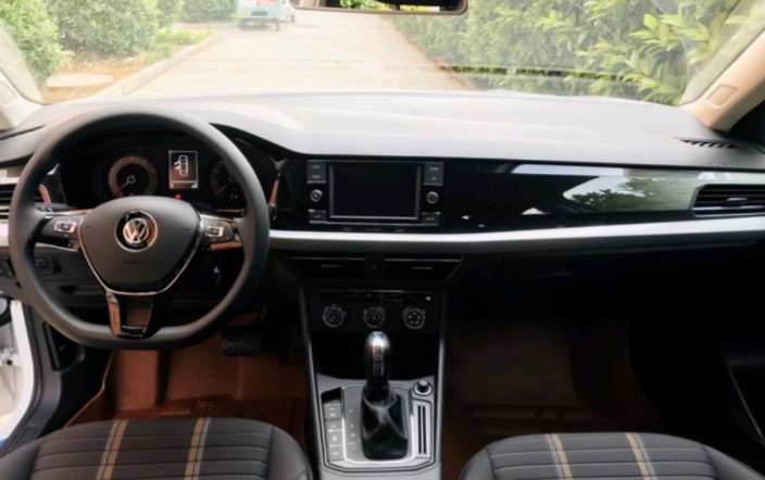 大众朗逸1.5l自动满逸版评测,2022款朗逸plus1.5自动舒适版油耗