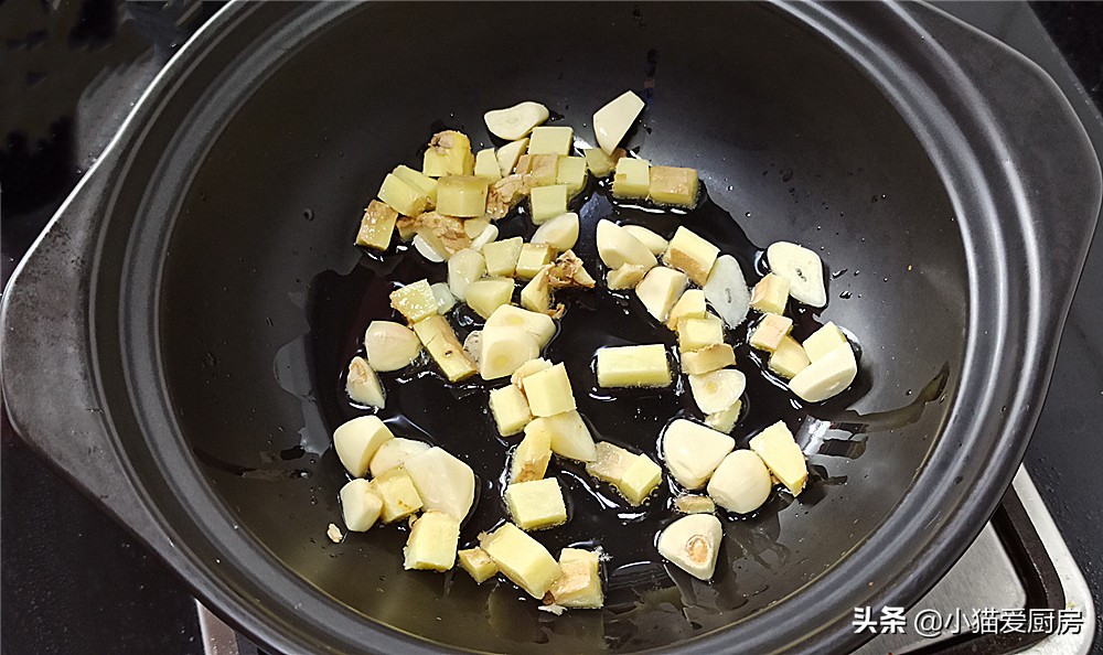 排骨怎么红烧比较软烂入味,红烧排骨怎么做软烂好吃