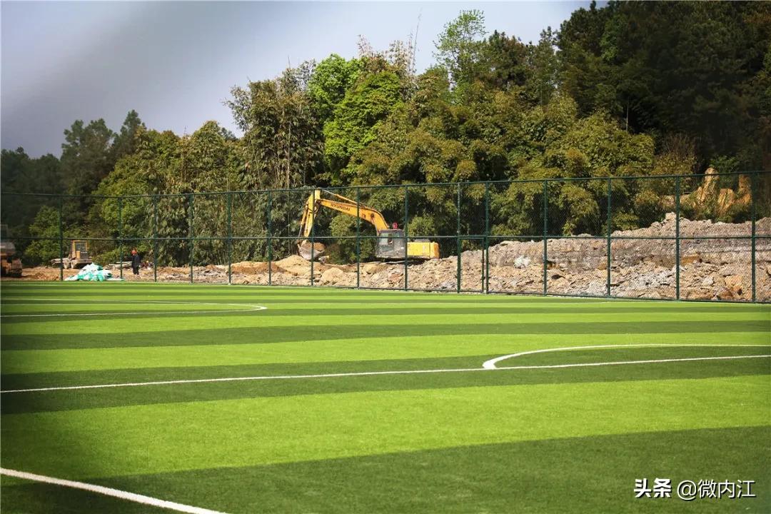 内江开放的足球场,内江新足球运动场