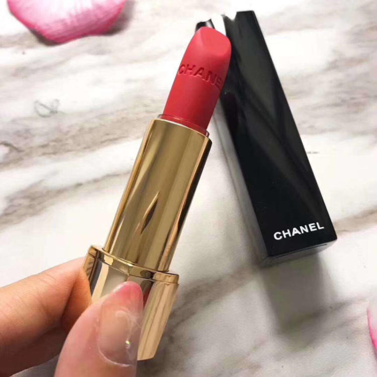 香奈儿黑管磨砂口红真假鉴别,名门泽佳护肤品真假